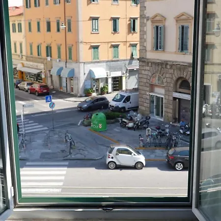 Casa Mille Baci Con Parcheggio 利沃诺